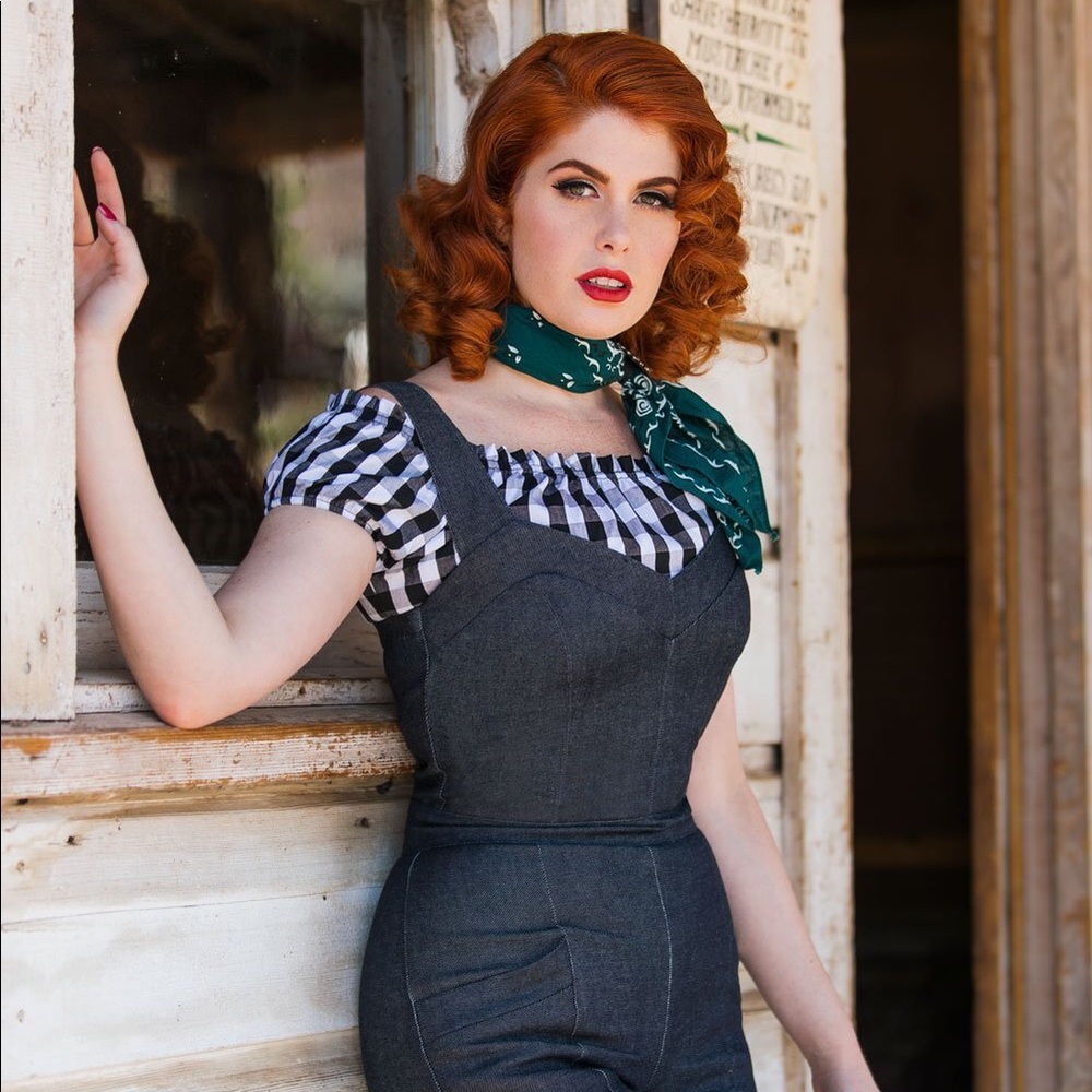 Pinupgirl Clothing “Daphne” Overalls In XL